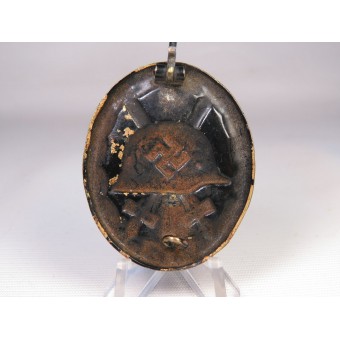 Uncleaned early black wound badge in Messing. Espenlaub militaria