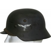 Стальной шлем Люфтваффе с двухсторонними декалями. E.F 60