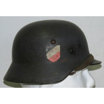 E.F 60 double decal Luftwaffe steel helmet in size 53. Espenlaub militaria