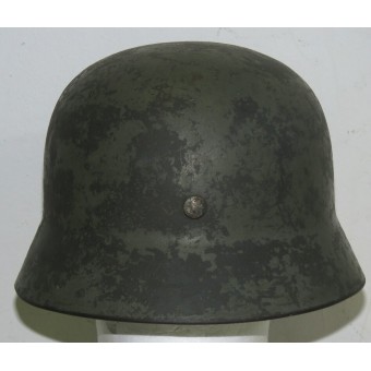 M 35 double decal Ostfront (33 Infanterie Rgt) helmet in field depot repaint. Espenlaub militaria