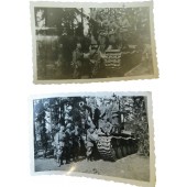 Conjunto de 2 fotos. Tanque pesado ruso KV-2 capturado. Julio de 1942.