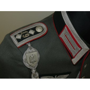 Wehrmacht Heer Waffenrock Dress tunic for Oberwachtmeister der Artillerie Regiment 19, 5 Batterie. Espenlaub militaria
