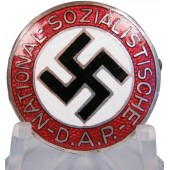 Otto Shicklen tekemä varhainen NSDAP:n jäsenmerkki. GES.GESCH