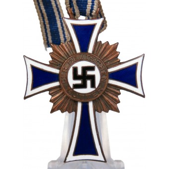 Croix mère allemande, classe 3éme. Un Hitler 1938. bronze givré. Espenlaub militaria