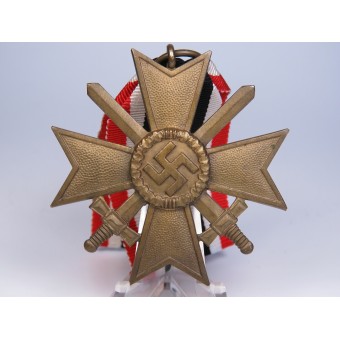 KVK II 1939 croix du mérite de guerre w / épées. Unmarked, près de létat de la menthe. Bronze. Espenlaub militaria