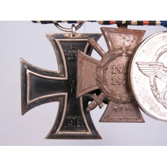 Una barra de medallas de 3 premios para un veterano de la Segunda Guerra Mundial, un oficial de policía en el 3er Reich. Espenlaub militaria