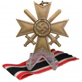 Kriegsverdienstkreuz 1939. II. Klasse. 10 Förster & Barth, Pforzheim (Tombak)