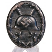 Verwundetenabzeichen 1939 schwarze Klasse, Carl Wild. PKZ 107. Eisen