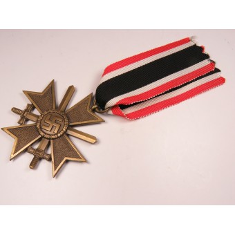 Grade de bronze de la croix du KVK 1939 avec épées.. Espenlaub militaria