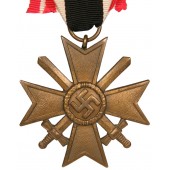 KVK 1939 kors med svärd i brons. Brons