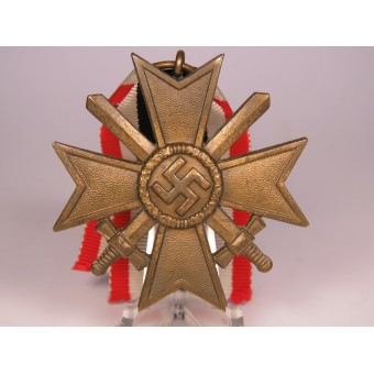 Бронзовая степень креста KVK 1939 с мечами.  Бронза. Espenlaub militaria