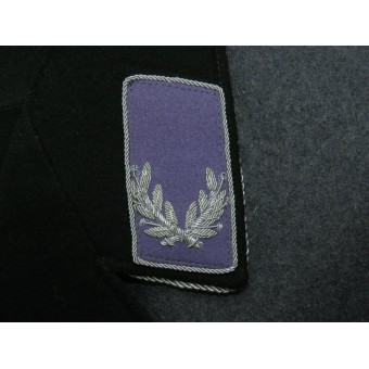 Tunique officielle et pantalon de service de la défense aérienne du Reich (RLB) au grade de Luftschutzführer. Espenlaub militaria