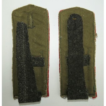 Bretelles de pardessus cousues type 1943 pour les écoles techniques militaires blindées. Espenlaub militaria