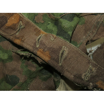 Frammento di pantaloni mimetici delle Waffen-SS Eichentarnmuster. Espenlaub militaria
