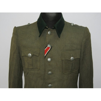 Tunica da ufficiale tedesco della Wehrmacht o delle Waffen-SS senza insegne. Espenlaub militaria