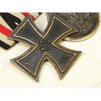 Verleihungsstange mit Eisernem Kreuz vom Typ Schinkel 1939, zweite Klasse, bezeichnet SW und Winterschlacht im Osten Medaille. Espenlaub militaria