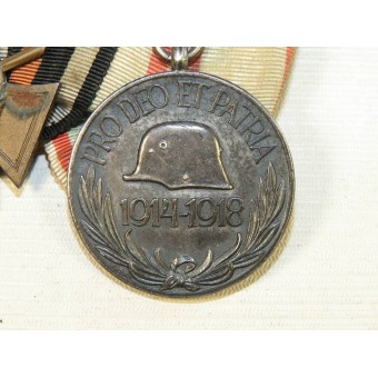 Hindenburg cross for WW1 combatant and Austrian commemorative medal for war 1914-1918 medal bar. Espenlaub militaria