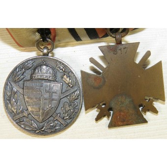 Hindenburg croce per WW1 combattente e medaglia commemorativa austriaca per la guerra bar 1914-1918 medaglia. Espenlaub militaria