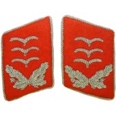 Linguette per colletto in feltro rosso di Hauptmann of Flak o Waffenoffizier della Luftwaffe