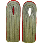 Wehrmacht artillery Leutnant slip on shoulder boards with red felt waffenfarbe backing 
