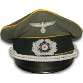 Cappello con visiera da ufficiale di cavalleria della Wehrmacht tedesca