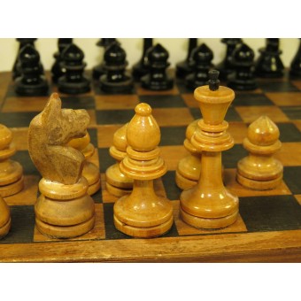 Table de jeu - échecs, début de laprès-guerre. Espenlaub militaria