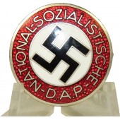 Insignia de miembro del NSDAP alemán de la 2ª Guerra Mundial M1/63 - Steinhauer & Lück, Lüdenscheid