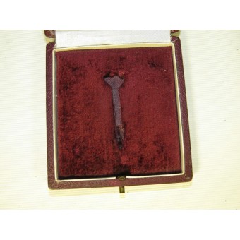 Spanish cross in Gold presentation box. Espenlaub militaria