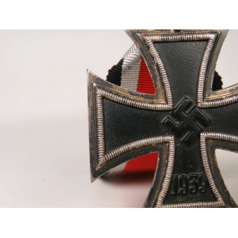 The variant Lug 8 Iron Cross 1939 2nd grade. Rare.. Espenlaub militaria