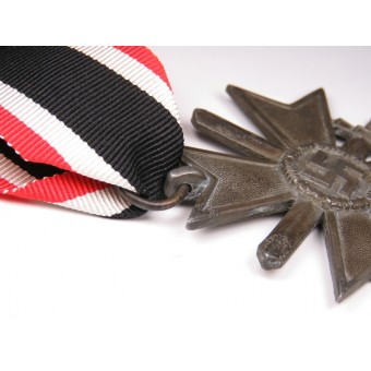 Mérito Cruz de Guerra con Espadas 1939 2KL. Zinc.. Espenlaub militaria