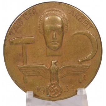 Badge en lhonneur du 1er mai 1934 3ème Tag de Reich Der Arbeit 1934. Espenlaub militaria