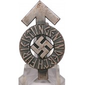 HJ - Leistungsabzeichen. Insignia de competencia HJ en plata con № 124482, marcada RZM M 1/63. CuPal