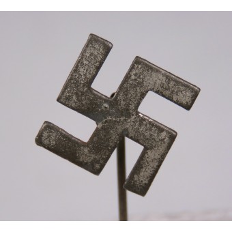 Natsien sympaatinmerkki, 1920 -luvun puolivälissä. Tinasuoli leimattu. 12,5 mm. Espenlaub militaria