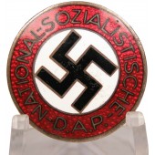 Insigne d'un membre du NSDAP M1 / 128RZM