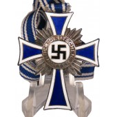 Материнский крест серебряная степень. Учреждён Адольфом Гитлером в 1938