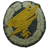 Broderad version av Luftwaffes fallskärmsjägarmärke