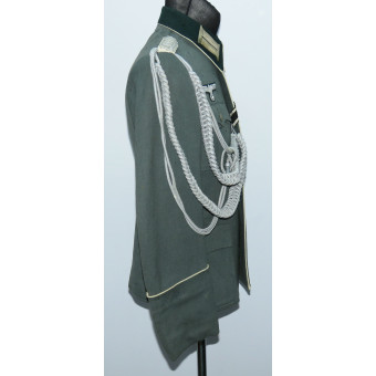 Waffenrock of a Wehrmacht Infantry Major with Adjutant’s Aiguillette. Espenlaub militaria