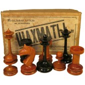 Set di scacchi di fabbricazione prebellica in scatola originale