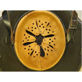 Décalcomanie à lunité casque autrichien M 16. variante intéressante. Espenlaub militaria