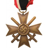 Lähes uudenveroinen pronssi Kriegsverdienstkreuz 1939 mit Schwertern