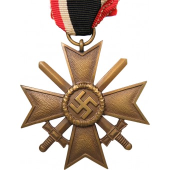 Near mint bronze Kriegsverdienstkreuz 1939 mit Schwertern. Espenlaub militaria
