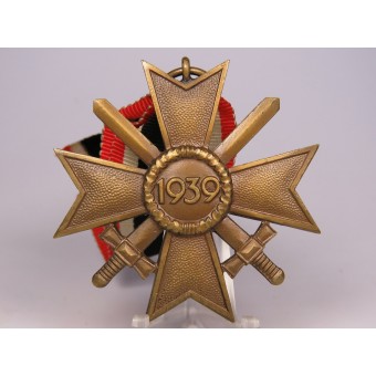 Cerca de la menta de bronce Kriegsverdienstkreuz 1939 mit Schwertern. Espenlaub militaria