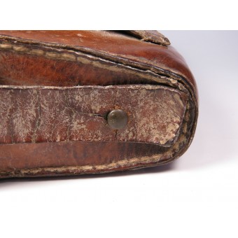 Imperial Russian box-shaped leather pouch for the Mosin rifle. Espenlaub militaria
