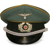 Wehrmachtin ratsuväen tai panssaroidun tiedustelupataljoonan visiirihattu.