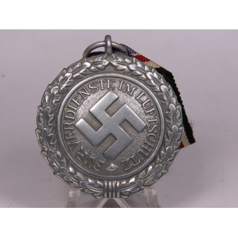 Медаль второго класса за заслуги ПВО- PKZ 60 Katz & Deyhle. Espenlaub militaria