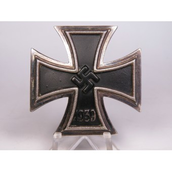 LDO L/11 Iron Cross 1939 1st class in a case. Deumer.. Espenlaub militaria