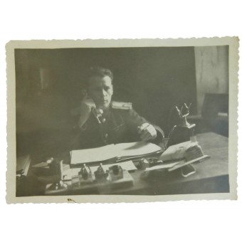 Photo of a Soviet major at his workplace. Espenlaub militaria