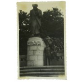 Soviet officers next to the Beethoven monument in Karlovy Vary, Czechoslovakia. 1945