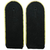 Waffen-SS shoulder boards, lemon-yellow piping, signals troops