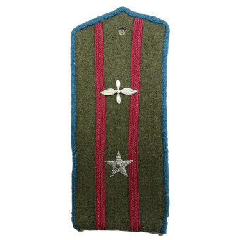 Погон капитана авиации РККА, образца 1943 года. Espenlaub militaria